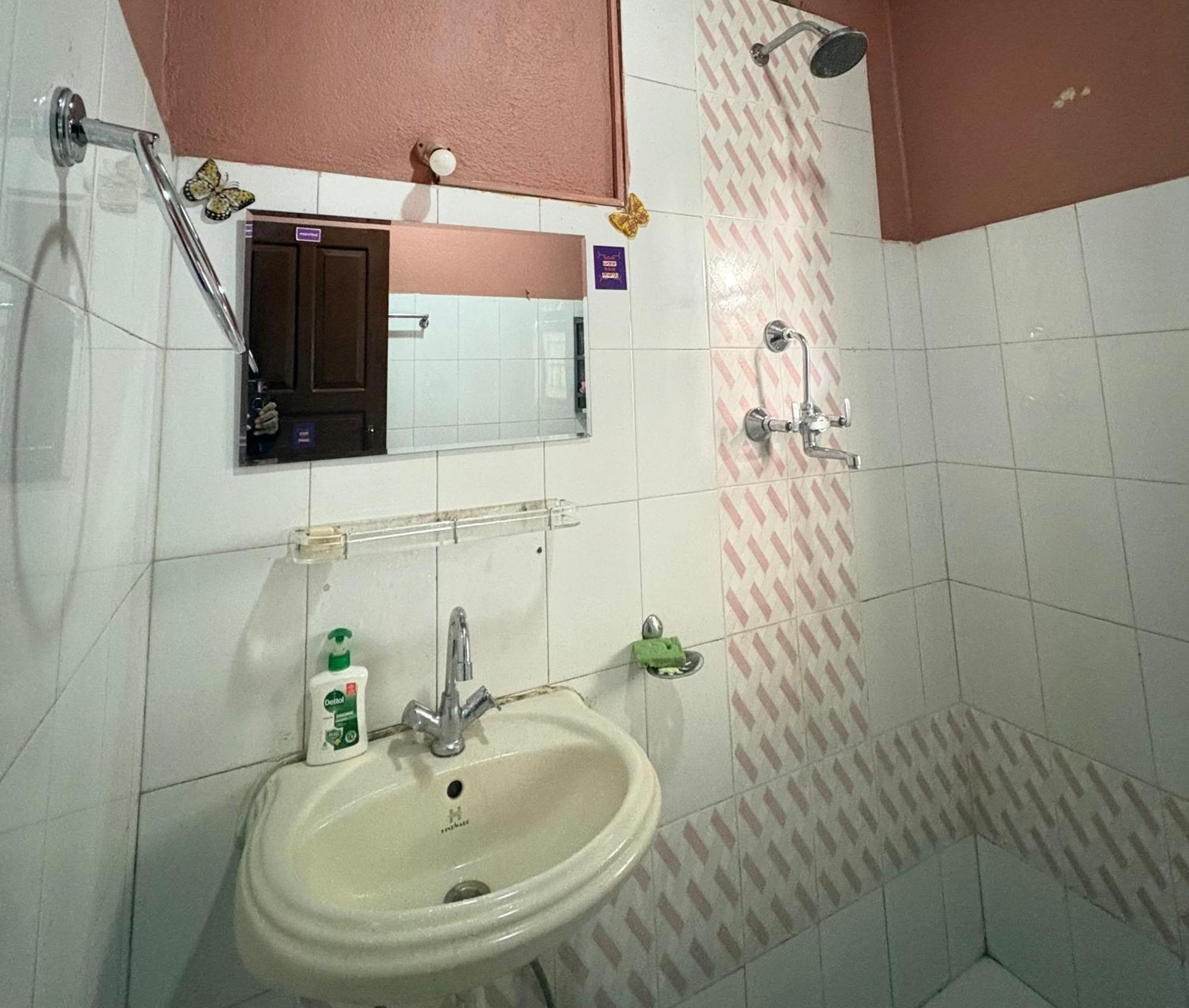 Drakon Nest Homestay Катманду Екстер'єр фото